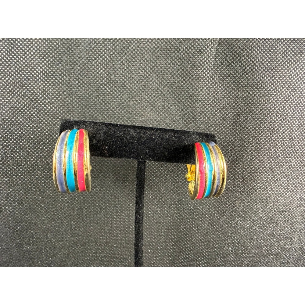 Vintage Multicolor Enamel Hoop Clip‑On Earrings – Gold Tone Retro Stripe Design